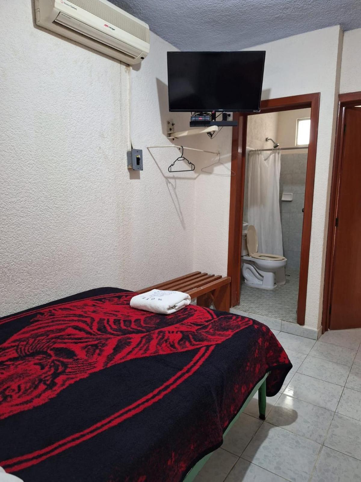 Hotel Carmelitas 42 Villahermosa Buitenkant foto